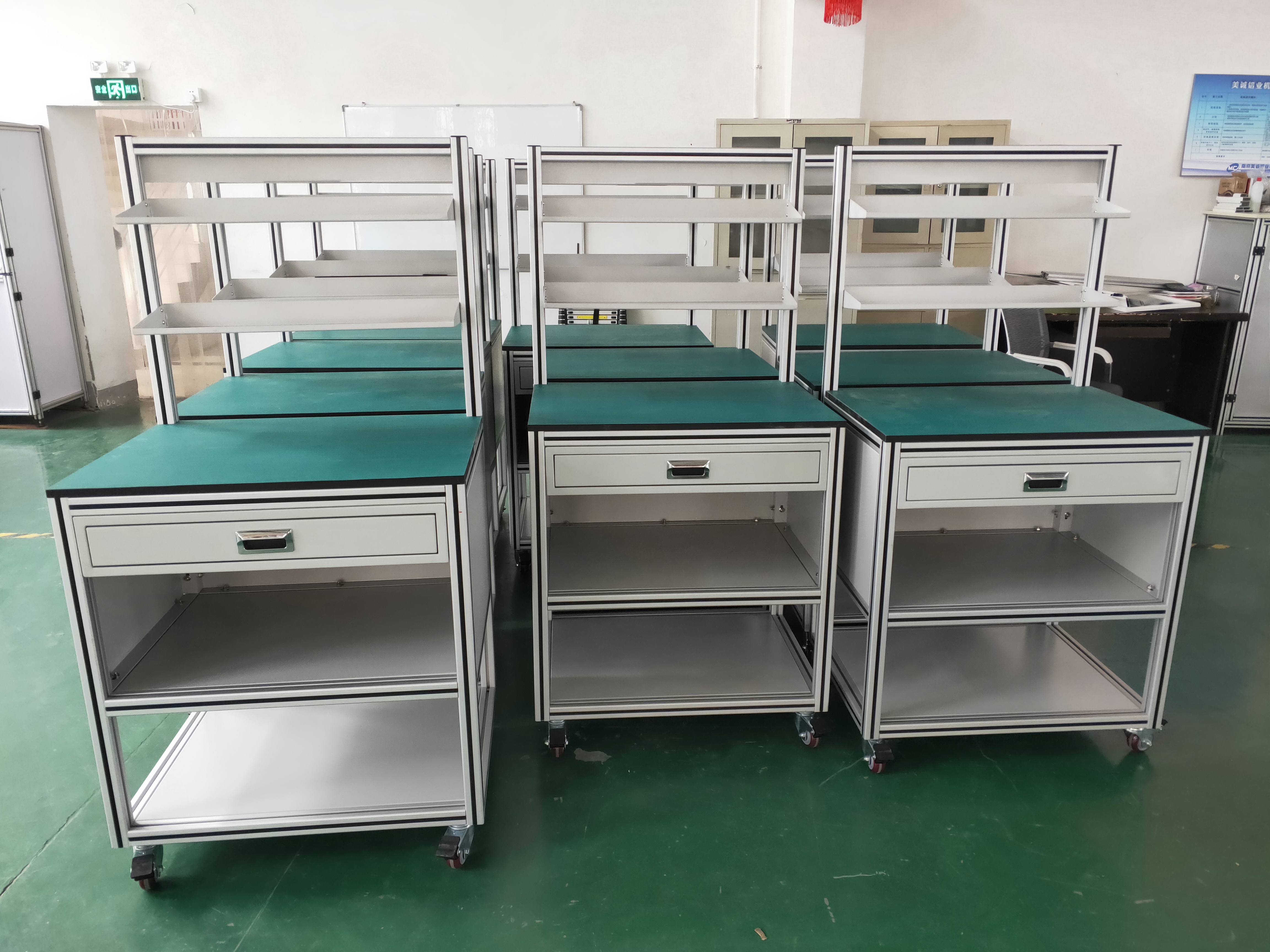 有多少廠家可以制作出防靜電操作臺？